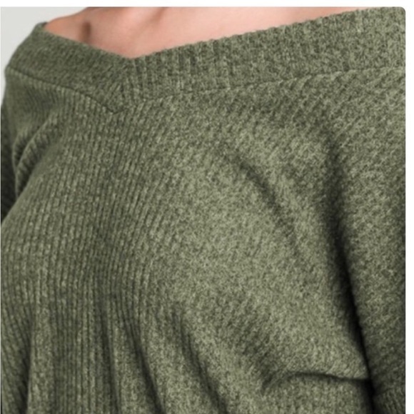 Green Ribbed Top - Picture 2 of 3